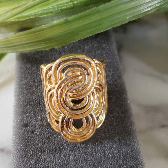 Gold Tone Stretch Ring 💥3 for $24💥 - Picture 11 of 16